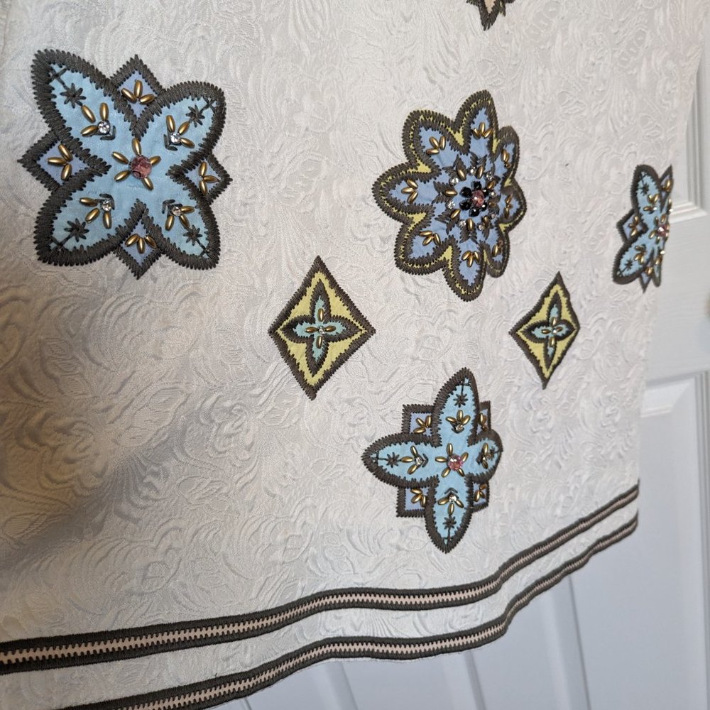 GROOVY 60s MOD! Sleeveless Beaded Brocade MINI Dress! | 10 | White - Picture 5 of 12